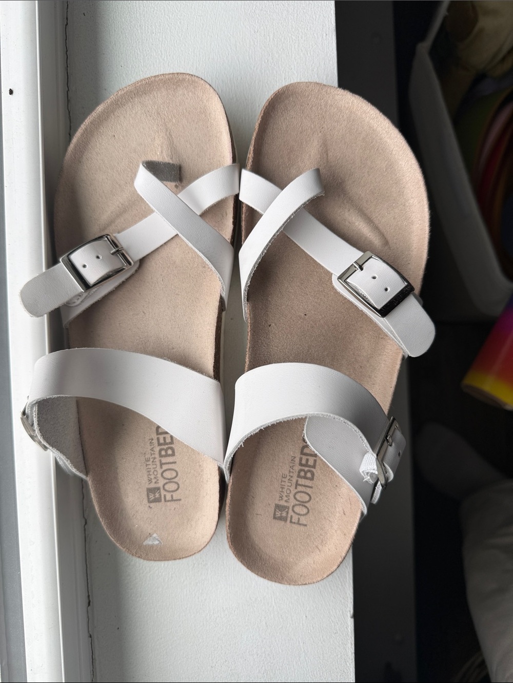 White Mountain  Women's Adjustable Leather Strappy Footbed Sandals size 9